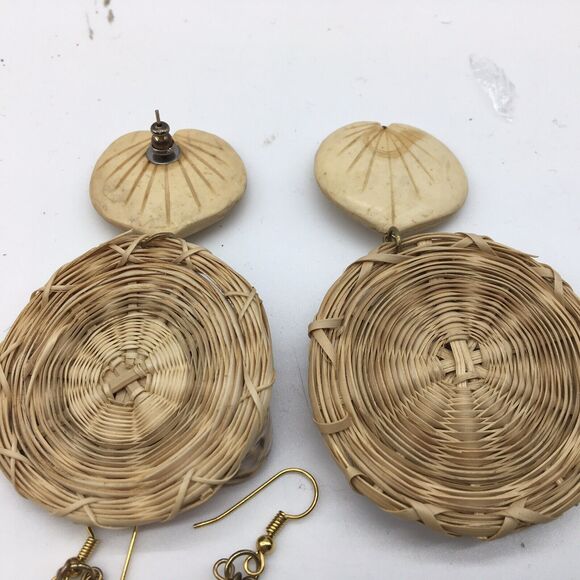 Lot Natural  Seashell Earrings Embellished Gold Tone Enamel Wicker 4 Sets READ - Picture 6 of 8